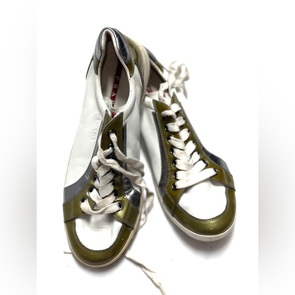 MENS PRADA SPORT
Leather Colorblock Pattern Sneakers
Size: 8 4E 2338 - Picture 4 of 8